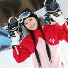 在四月份和五月份去哪里玩高山滑雪和滑雪板?