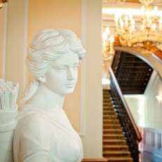 Символы эпох: топ-7 исторических отелей России